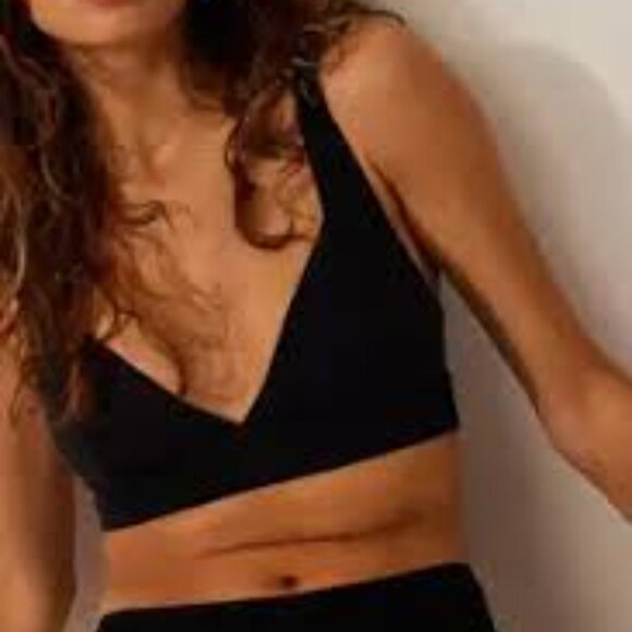 ✨️Free People Erin Scuba Black Bralette! - Picture 3 of 10